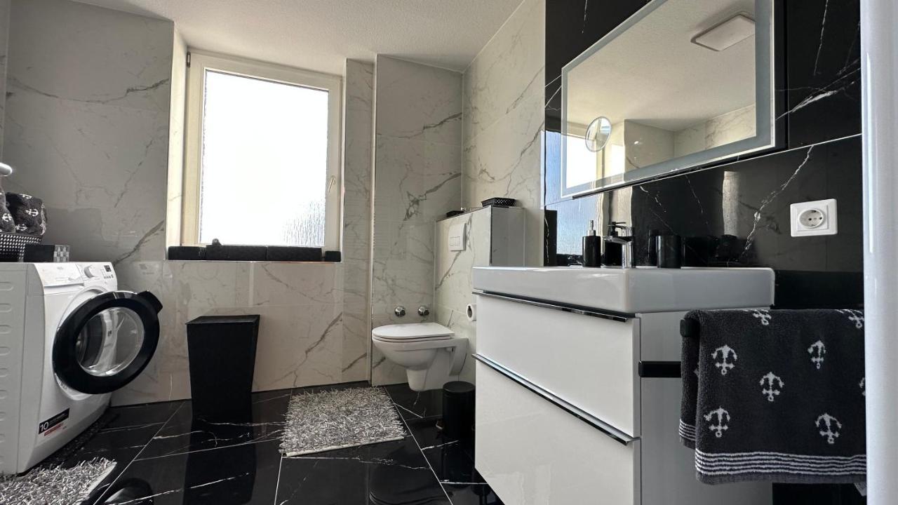 Ferienwohnung Mit Blick Aufs Meer In Wilhelmshaven Exteriör bild